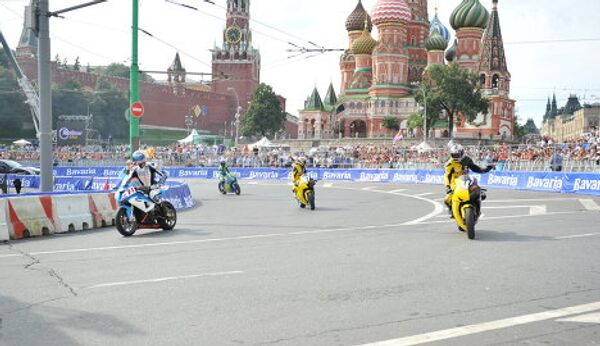 Участники автошоу Moscow City Racing 2011