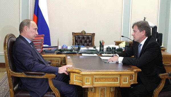 Встреча премьер-министра РФ Владимира Путина с гендиректором компании Аэрофлот Виталием Савельевым
