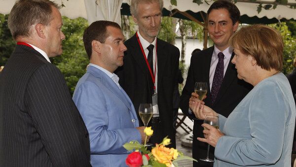 Президент России Дмитрий Медведев и канцлер ФРГ Ангела Меркель провели рабочую встречу в Ганновере