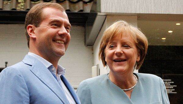 Президент России Дмитрий Медведев и канцлер ФРГ Ангела Меркель провели встречу в городе Гарбзен