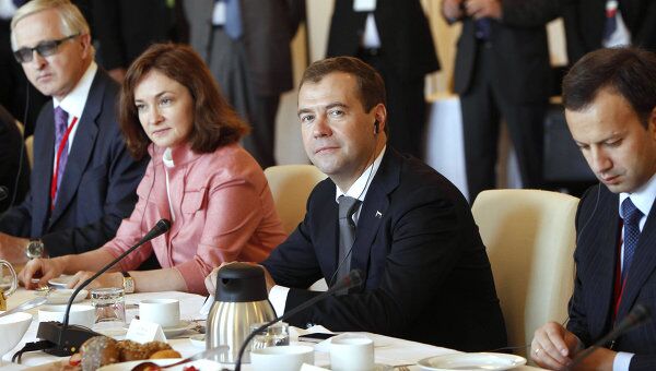 Рабочий завтрак президента РФ Д. Медведева и канцлера ФРГ А. Меркель с представителями деловых кругов