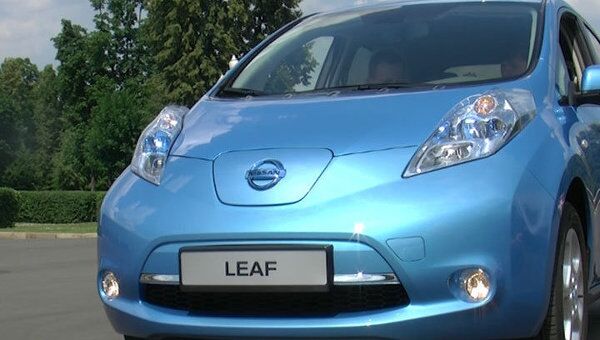 Тест-драйв электромобиля Nissan Leaf устроили в Лужниках