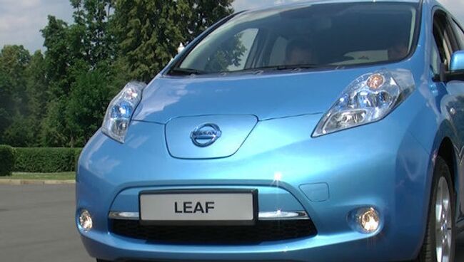 Тест-драйв электромобиля Nissan Leaf устроили в Лужниках