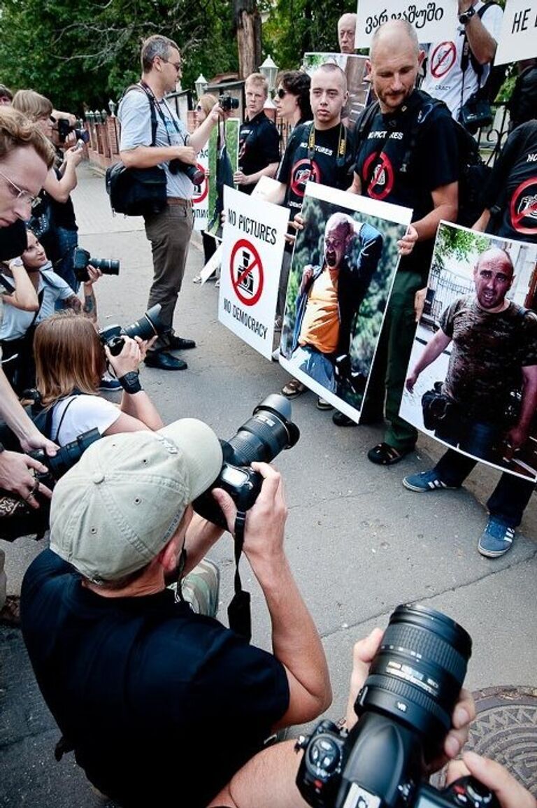 В Москве прошла акция в поддержку грузинских фотографов