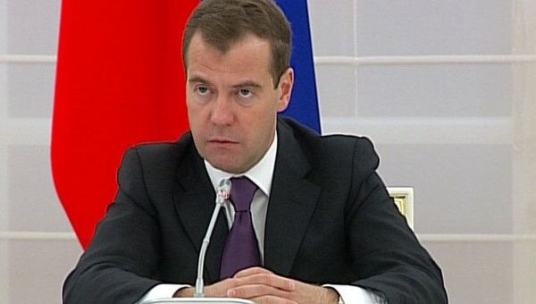 Медведев разъяснил причины вывода чиновников из госкомпаний