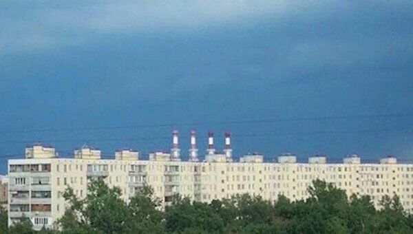 Грозовой фронт с дождем и шквалистым ветром прошел над Москвой