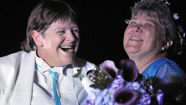 Пара, заключившая первый гомосексуальный брак в штате Нью-Йорк
