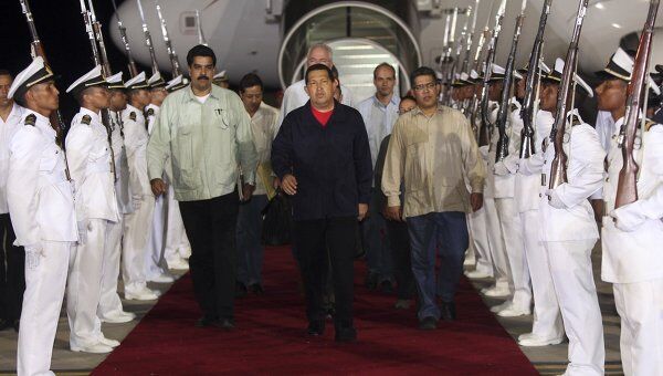 Уго Чавес вернулся в Венесуэлу после лечения на Кубе