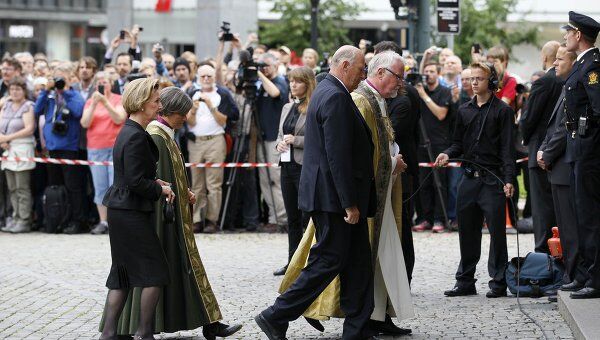 Король и королева Норвегии посетили траурную службу в кафедральном соборе Осло