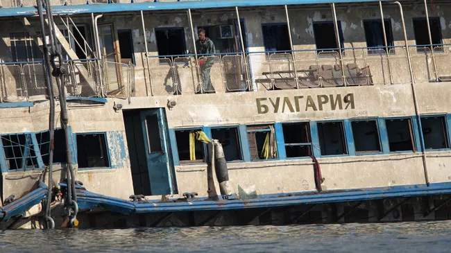 Работы по подъему теплохода Булгария