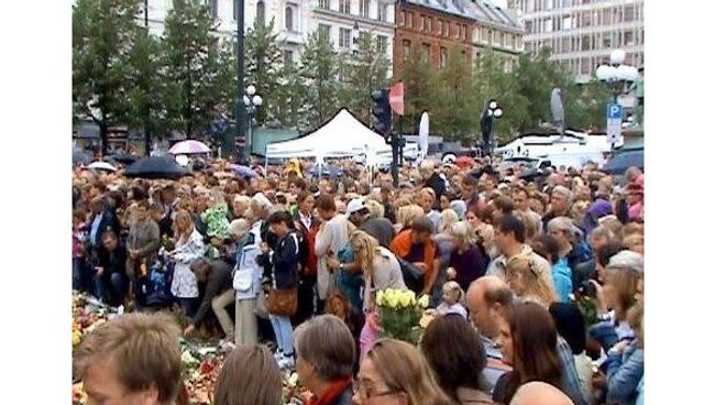 В полдень Осло замолчал, скорбя по жертвам двойного теракта