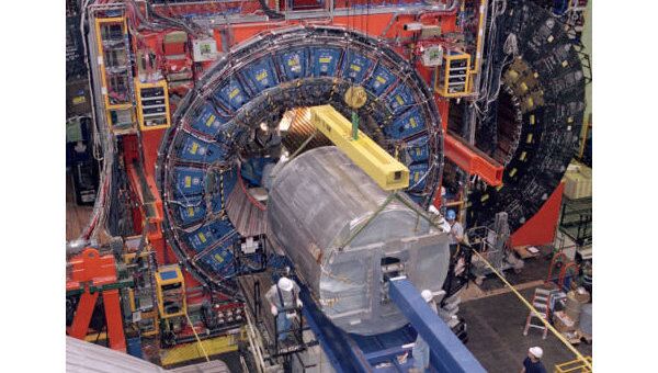Детектор CDF, установленный на коллайдере Теватрон в Фермилабе