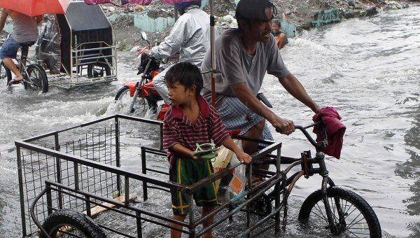 Последствия тропической бури в столице Филиппин Маниле