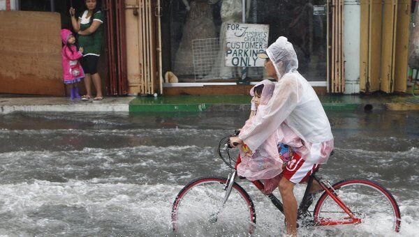 Последствия тропической бури в столице Филиппин Маниле