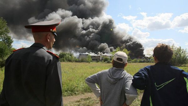 Пожар в складском здании в Новосибирске