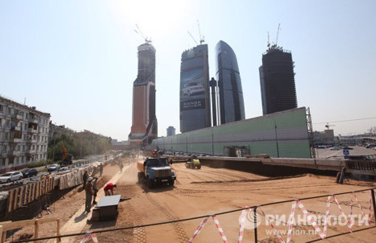 Строительство автомагистрали рядом с ММДЦ Москва-СИТИ