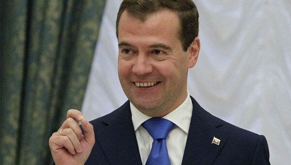 Медведев признался, что его карьера началась с работы дворником