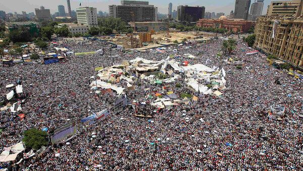 Тысячи демонстрантов собрались на площади Тахрир в Каире 29 июля 2011 года
