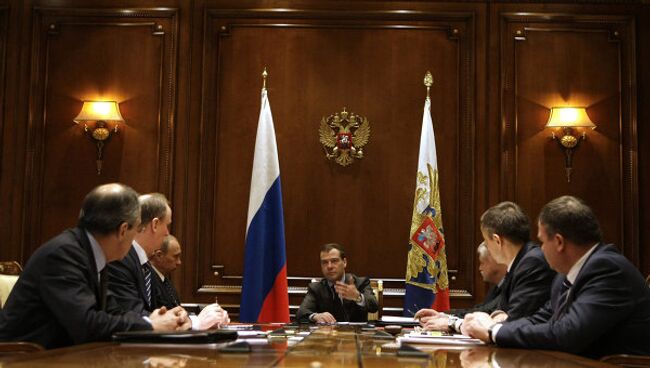 Президент России Д.Медведев на совещании с членами Совбеза РФ