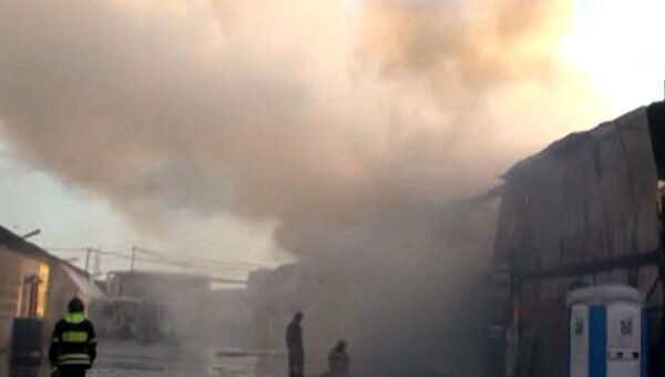 Ангар строительного рынка Каширский двор-3 сгорел на юге Москвы