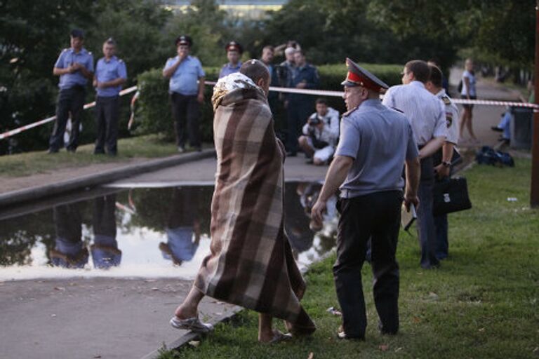 Крушение катера в результате столкновения с баржей на Москве-реке