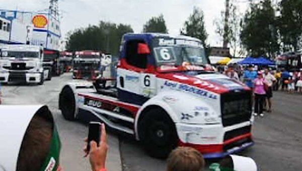 Кольцевые гонки на грузовых автомобилях завершились в Смоленске 