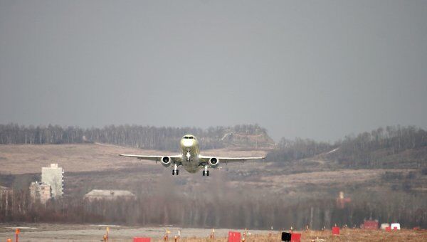 Самолет Sukhoi Superjet 100. Архив