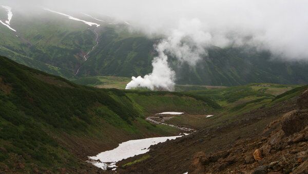 Долина Мутновской геотермальной электростанции. Архивное фото