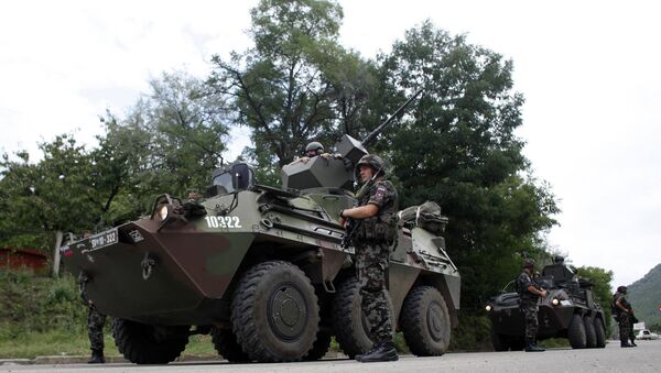 Военнослужащие сил KFOR контролируют пост в крае Косово