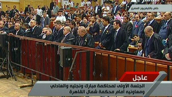 Экс-президент Египта Мубарак предстал в среду перед судом в Каире