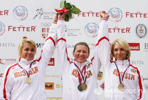 Ирина Ларичева, Елена Ткач, Татьяна Барсук (слева направо)