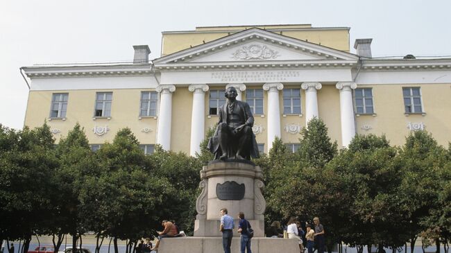 Здание Московского государственного университета имени М.В. Ломоносова