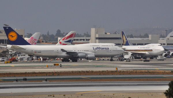 Боинг-747 авиакомпании Lufthans. Архив