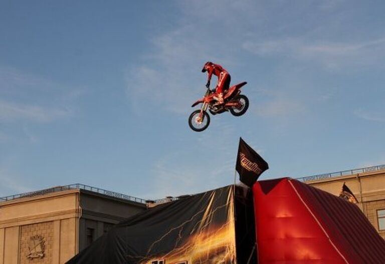 Шоу Adrenaline FMX Rush