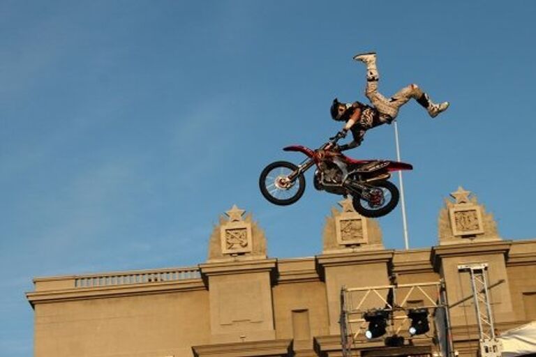 Шоу Adrenaline FMX Rush