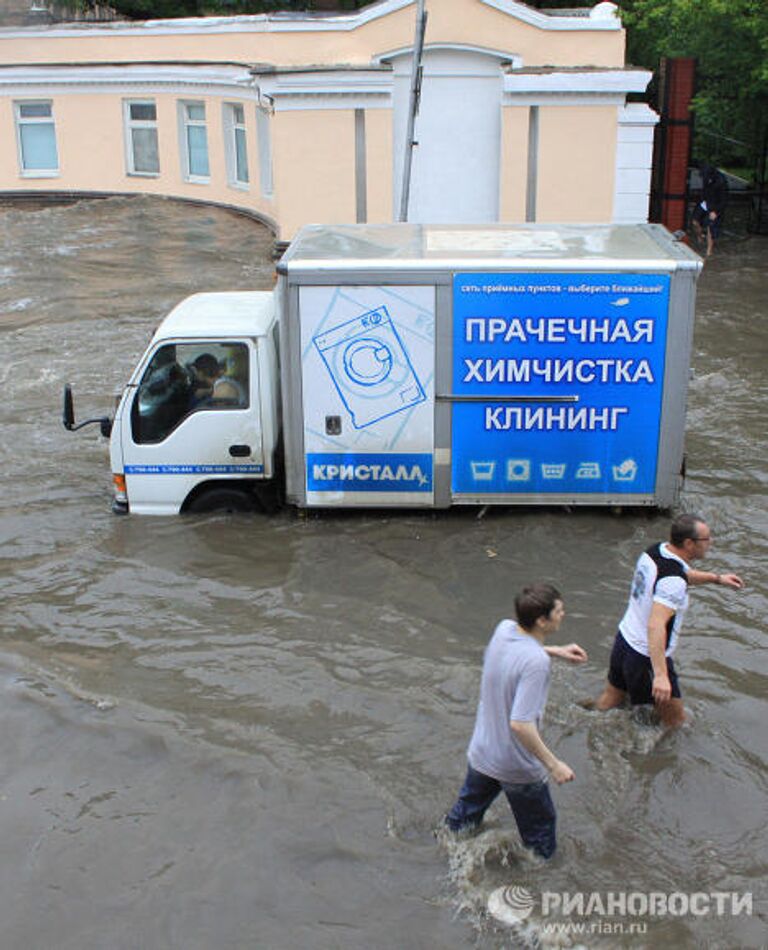 Последствия сильного ливня во Владивостоке