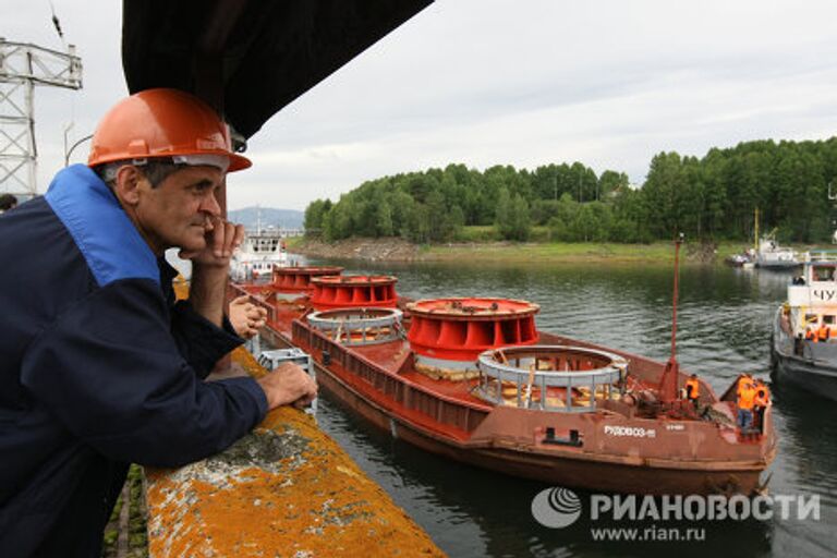 Доставка нового оборудования для восстановления СШГЭС