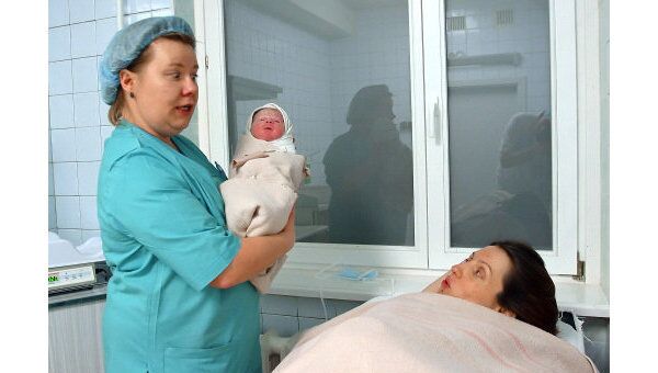 Лужков ожидает, что рождаемость в Москве в 2009 году превысит 115 тыс детей