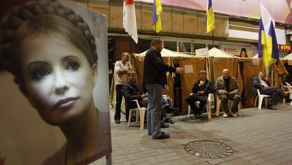 Пикет против ареста Тимошенко у Печерского суда Киева
