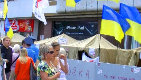 В лагере оппозиции звучат призывы в поддержку Тимошенко и музыка