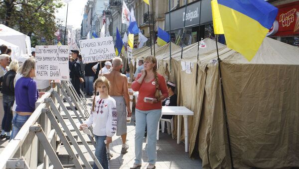 Палаточный городок сторонников Юлии Тимошенко в Киеве. Архив