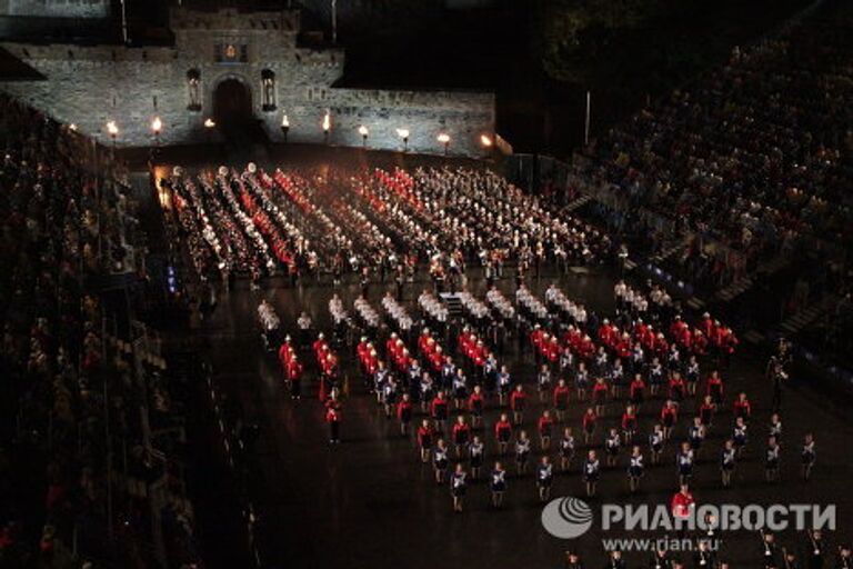 Королевский фестиваль военных оркестров (The Royal Military Tattoo) в Эдинбурге