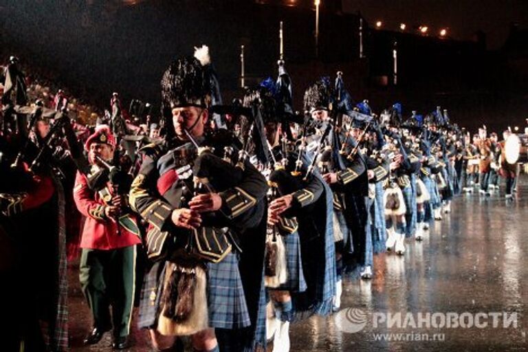 Королевский фестиваль военных оркестров (The Royal Military Tattoo) в Эдинбурге