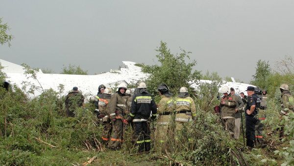 Пассажирский самолет Ан-24 совершил аварийную посадку в аэропорту Благовещенска