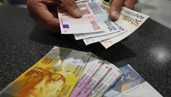 Обмен швейцарских франков на евро. Архив