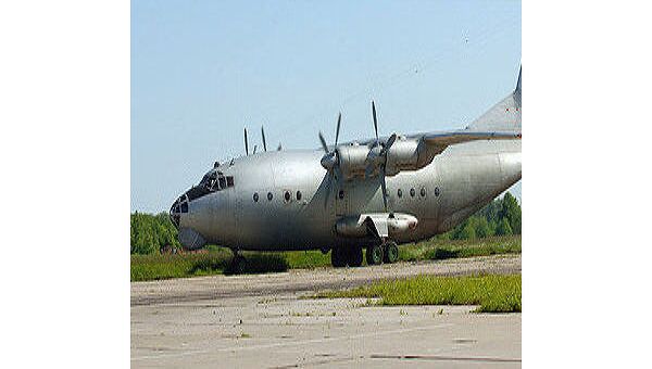 Военно-транспортный самолет Ан-12 