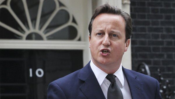 Премьер-министр Великобритании Дэвид Кэмерон после заседания чрезвычайного комитета COBRA