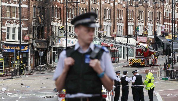 Полиция Великобритании на улицах Лондона после погромов 