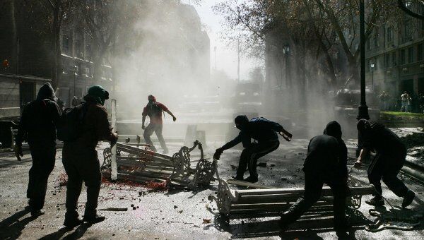 Массовые студенческие беспорядки в чилийском Сантьяго