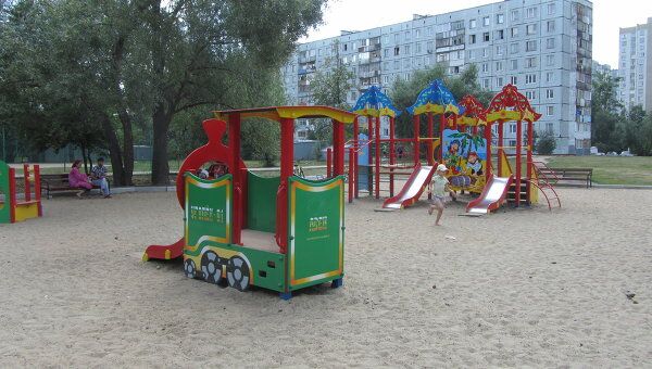 Новые детские городки появляются в Московских дворах